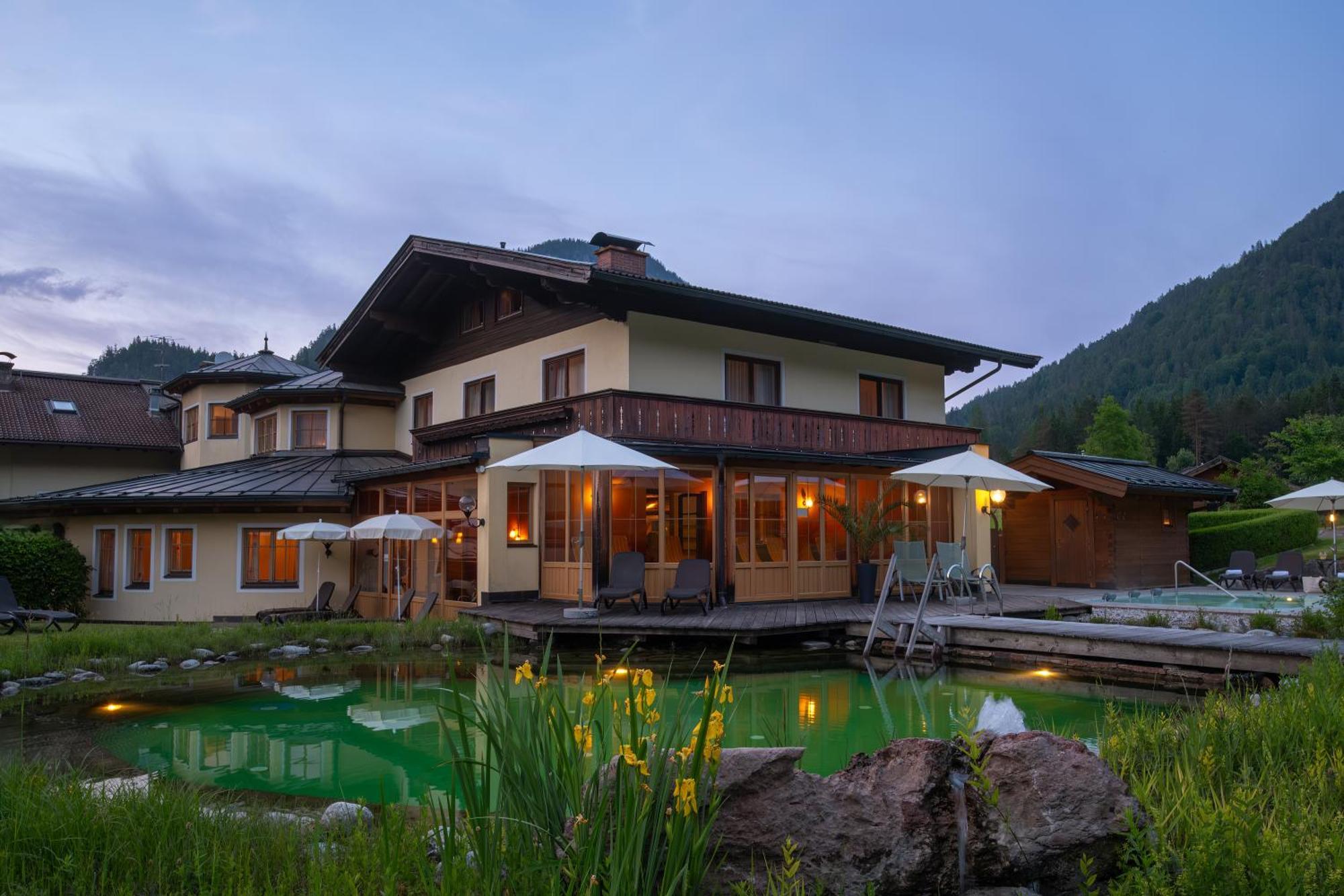 Hotel Vitaloase Zu Den Drei Bruedern Unken Exteriér fotografie