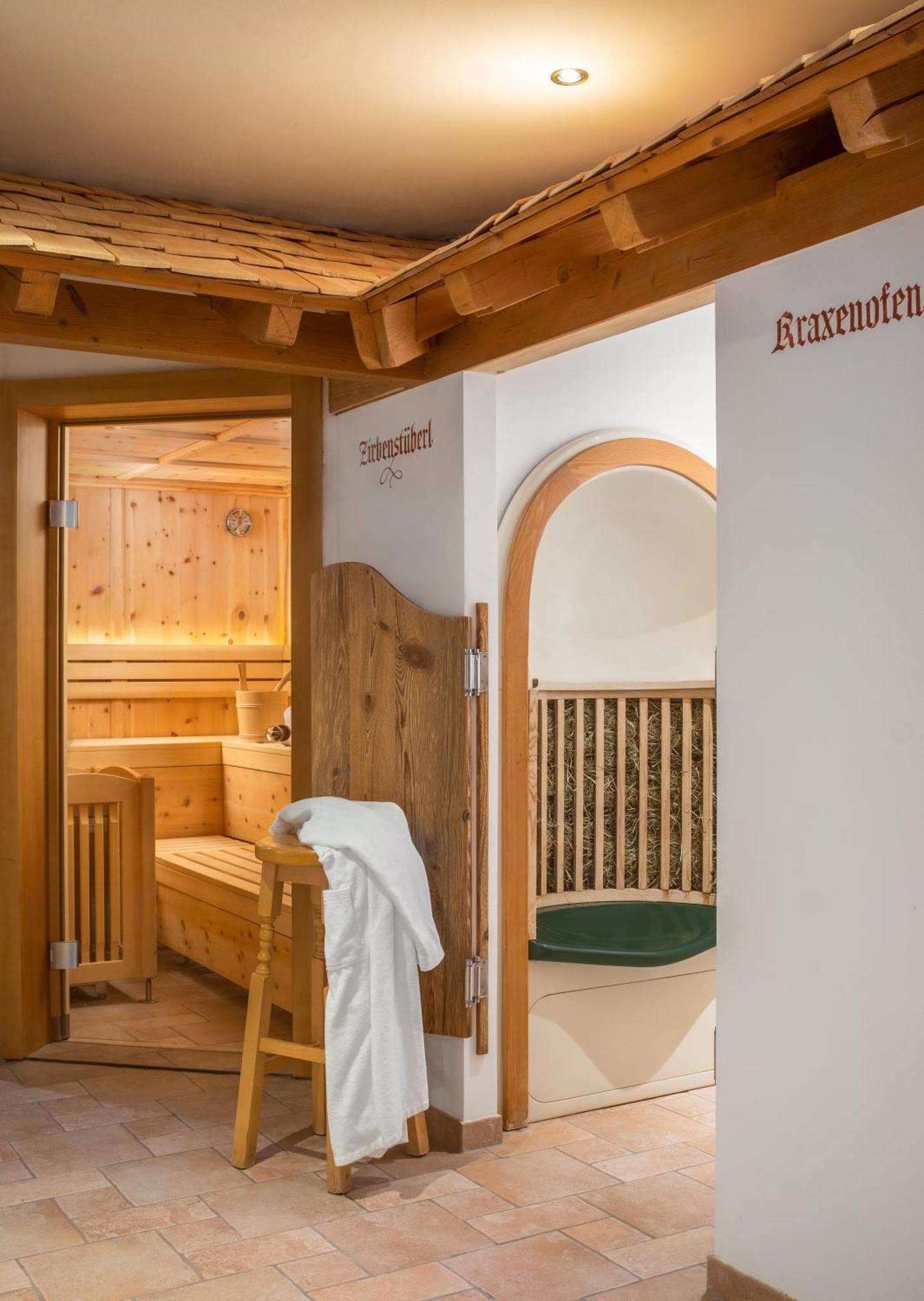 Hotel Vitaloase Zu Den Drei Bruedern Unken Exteriér fotografie