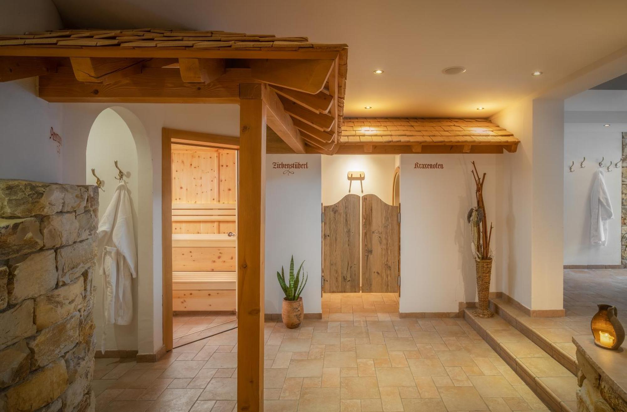 Hotel Vitaloase Zu Den Drei Bruedern Unken Exteriér fotografie