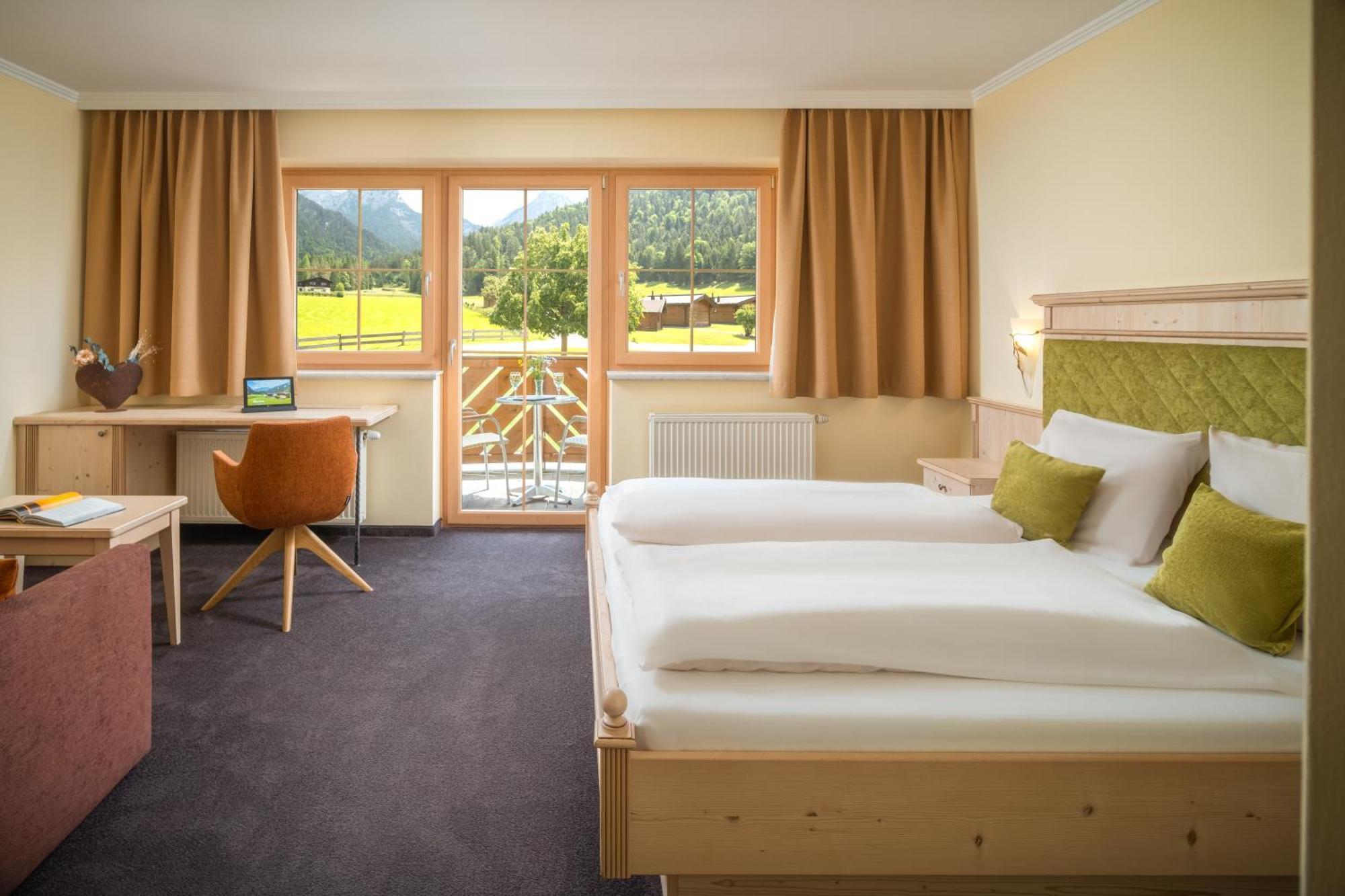 Hotel Vitaloase Zu Den Drei Bruedern Unken Exteriér fotografie